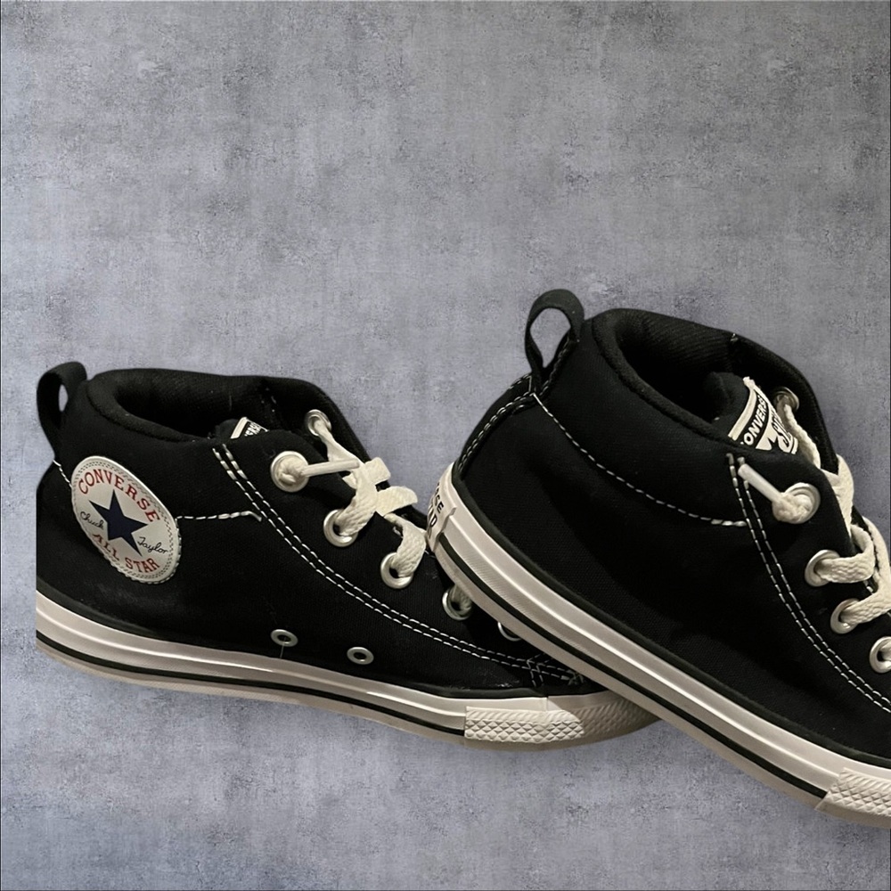 BOYS' CONVERSE LITTLE KID CHUCK TAYLOR ALL STAR STREET‎ MID SNEAKERS Size 2